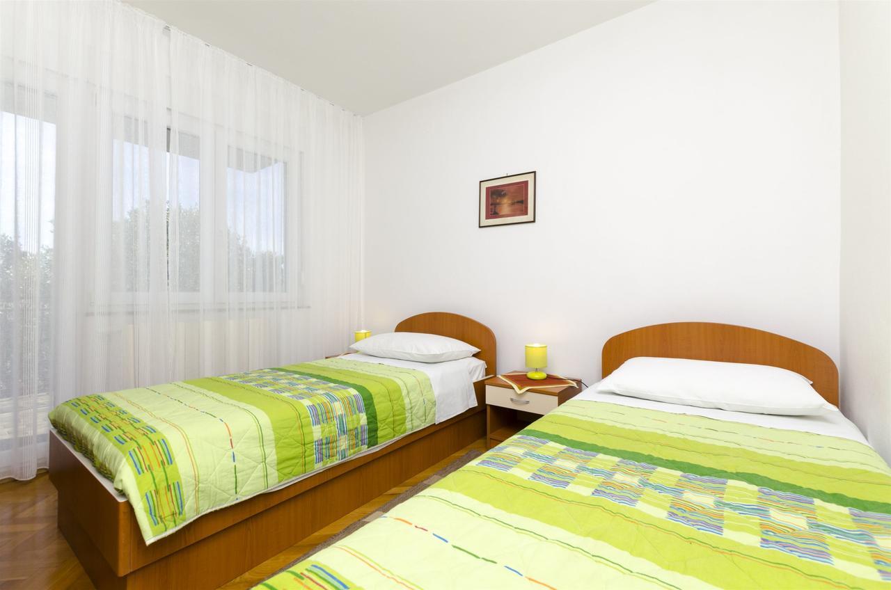 Apartments Karmela Primosten Exterior photo