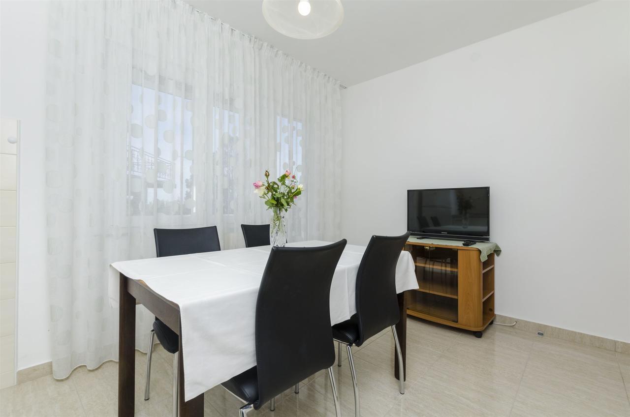 Apartments Karmela Primosten Exterior photo