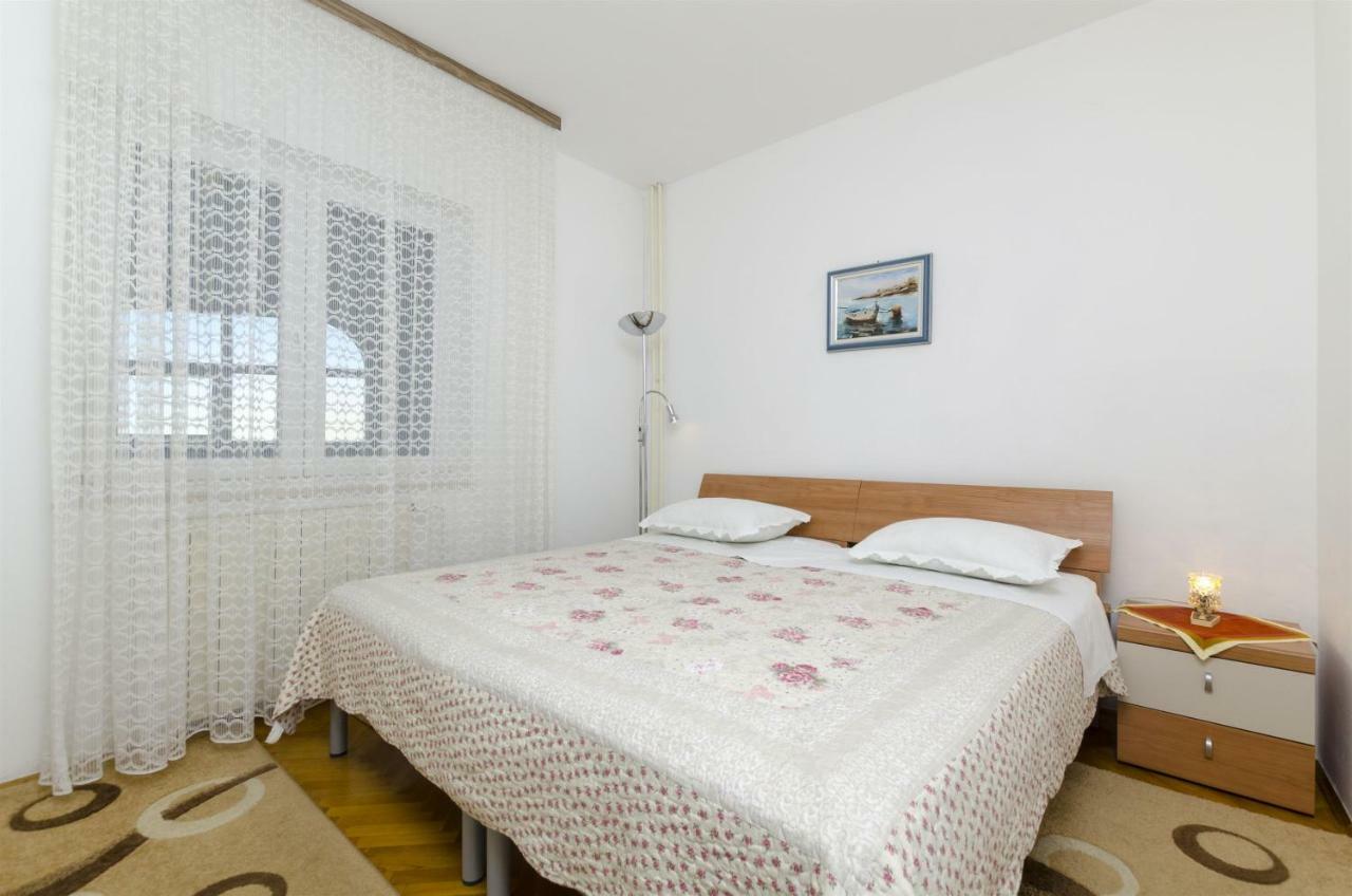Apartments Karmela Primosten Exterior photo