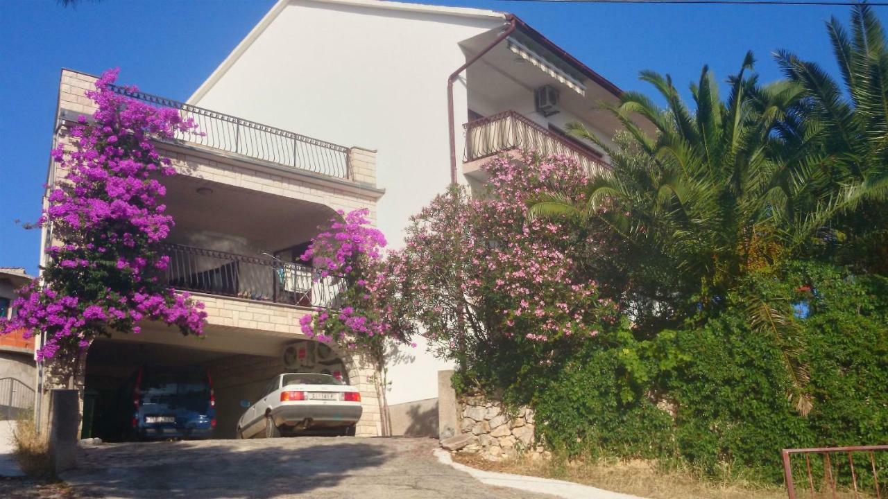 Apartments Karmela Primosten Exterior photo